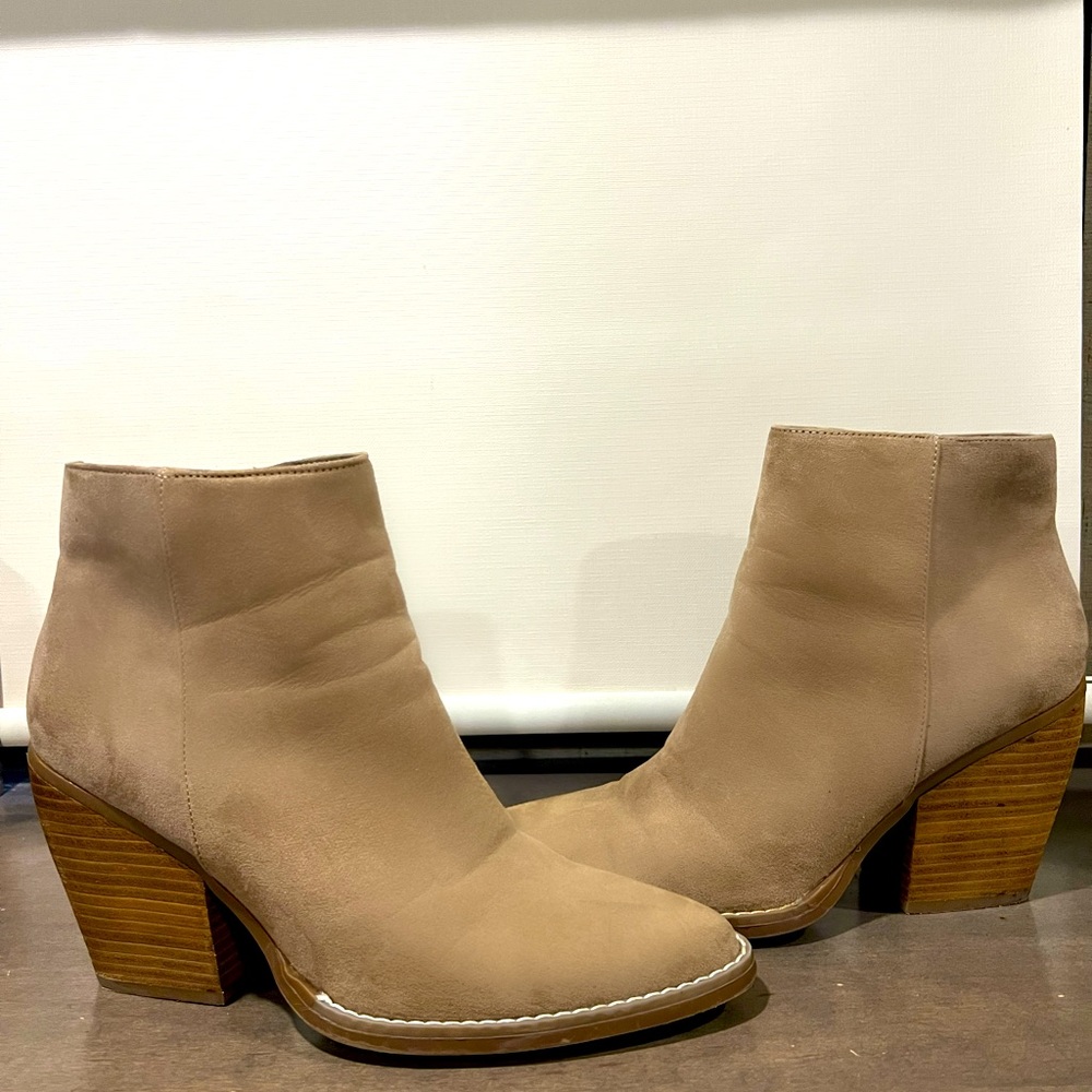 MADDEN GIRL Booties. Worn once. Sz.9
